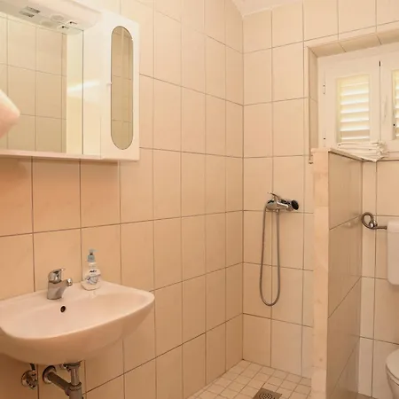 Σπίτι διακοπών Holiday Home In Lumbarda With Garden, Cleaning Included