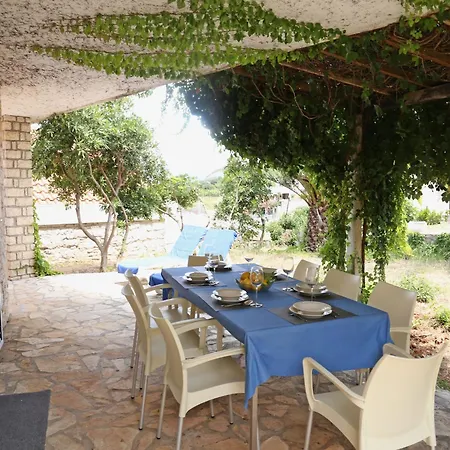 Holiday Home In Lumbarda With Garden, Cleaning Included * Λομπάρδα