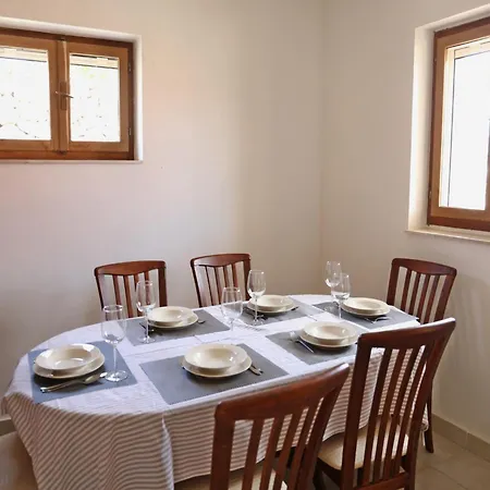 Tatil Evi Holiday Home In Lumbarda With Garden, Cleaning Included Lumbarda