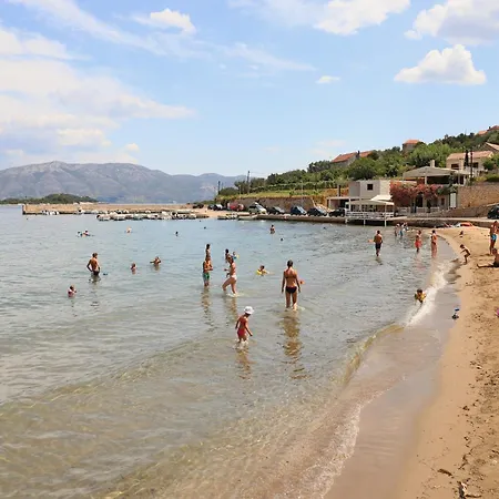 Holiday Home In Lumbarda With Garden, Cleaning Included Tatil Evi