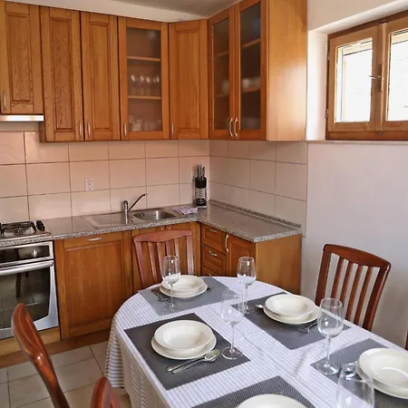 Tatil Evi Holiday Home In Lumbarda With Garden, Cleaning Included *